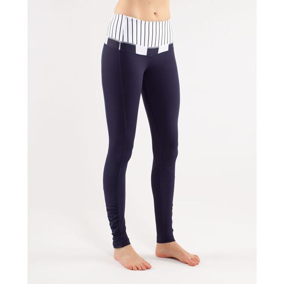 Lululemon Run Spirit Tight II Legging Women 8 Navy Blue Mid Rise Athleisure Yoga - Picture 1 of 9